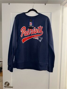 STARTER Navy Patriots Crewneck Sweatshirt with Red & White Script